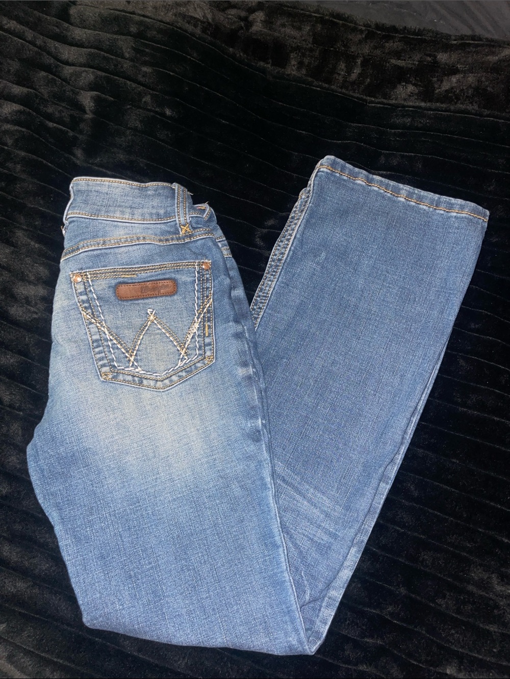 Wrangler Light Blue Women's Bootcut Jeans with Signature Back Stitching - Picture 5 of 6